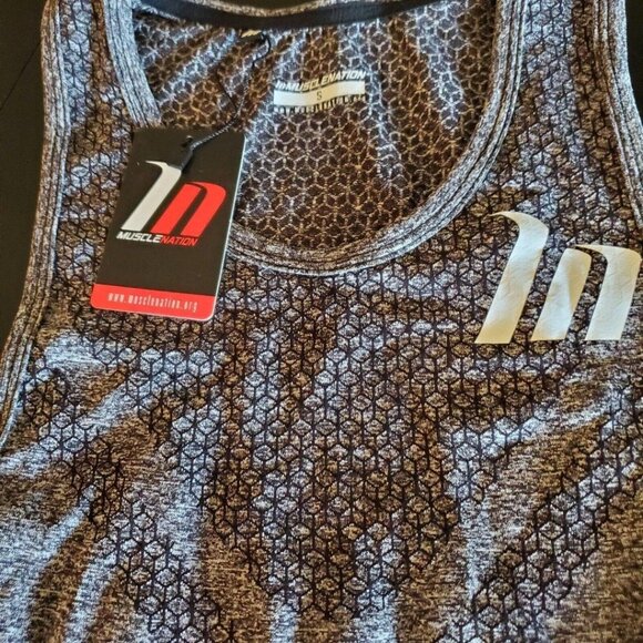 NWT Women's Muscle Nation Razorback Tank Top Workout Wear Black Size Small - Picture 2 of 6
